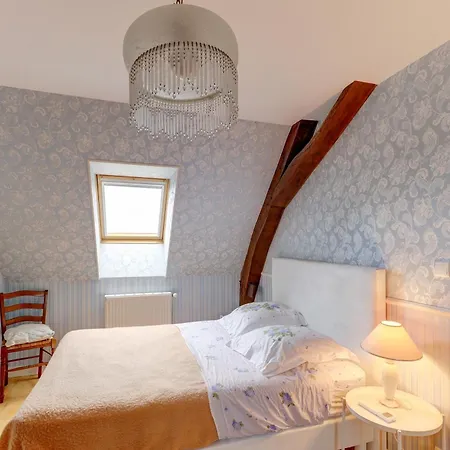 Casa de Férias Bonheur D'autrefois - Maison 8p à 14min De Montluçon Villebret